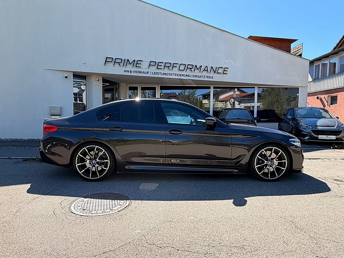 BMW 5 Series 2018 photo 2