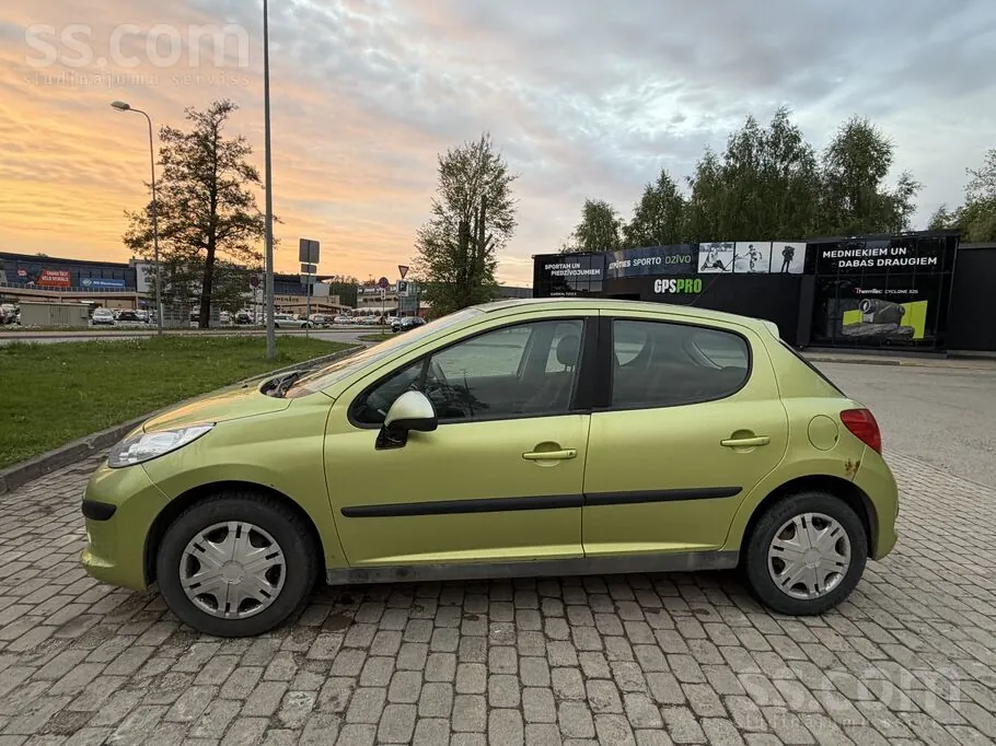 Peugeot 207 2006 photo 3