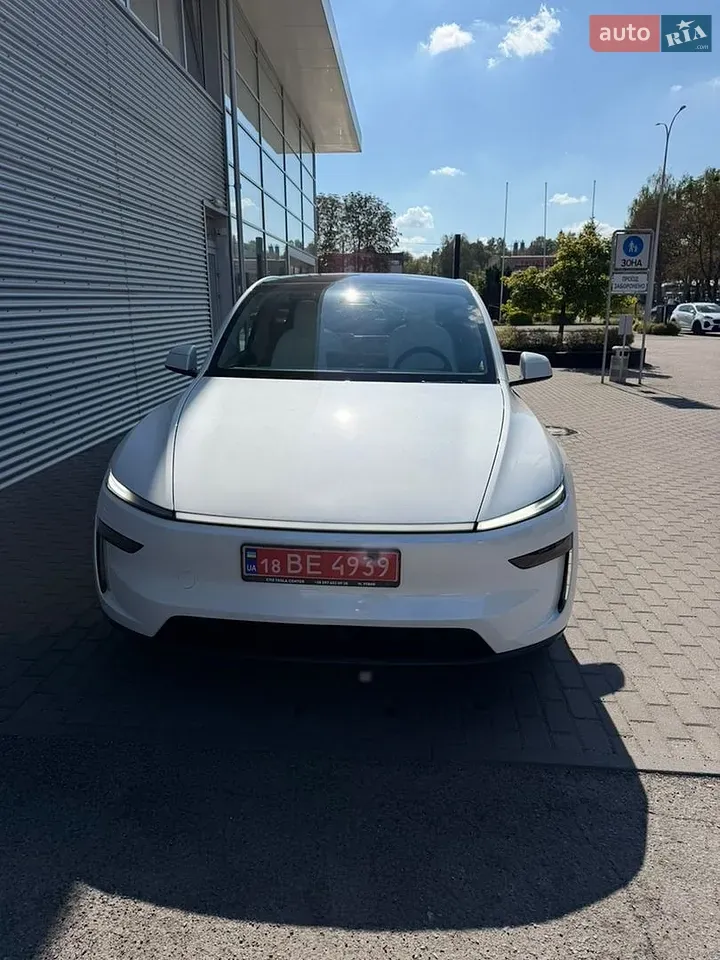 Tesla Model Y 2025 photo 5