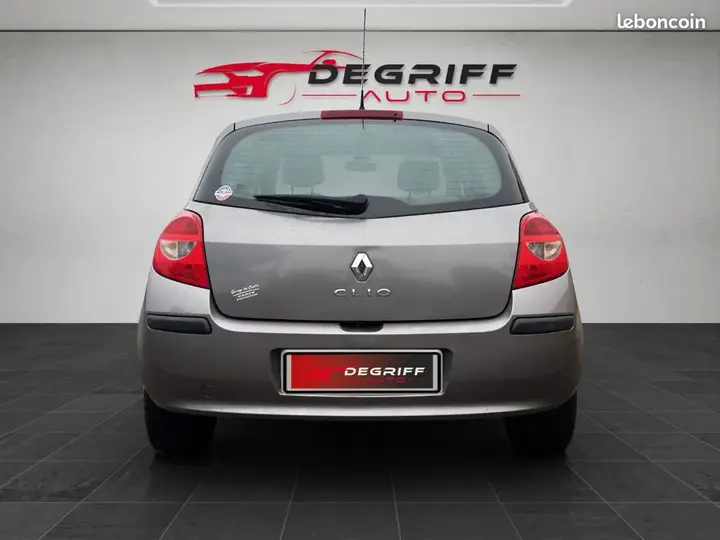 Renault Clio 2008 photo 4