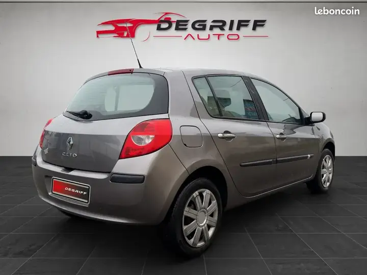 Renault Clio 2008 photo 5