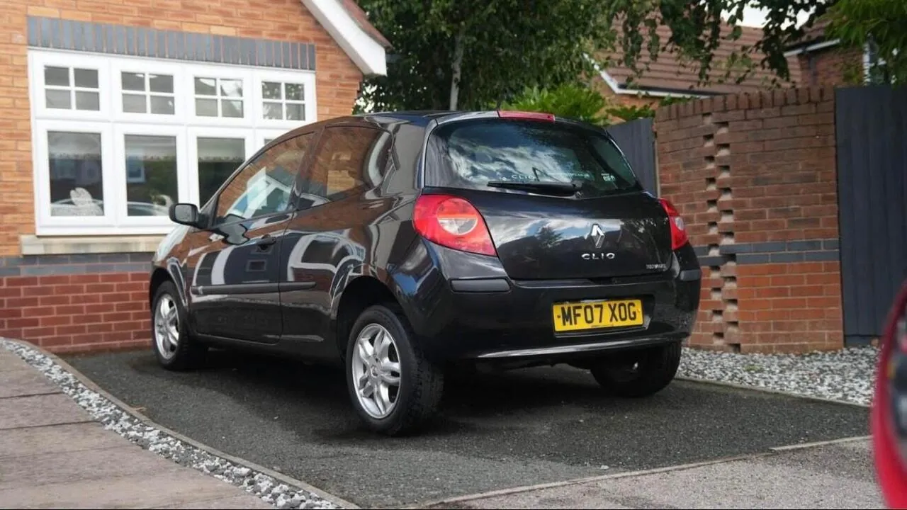 Renault Clio 2007 photo 2