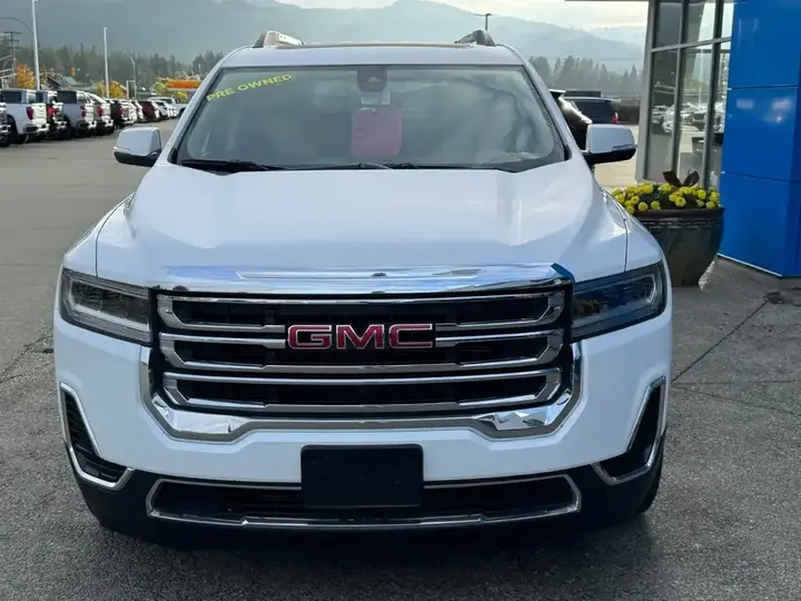 GMC Acadia 2023 photo 2