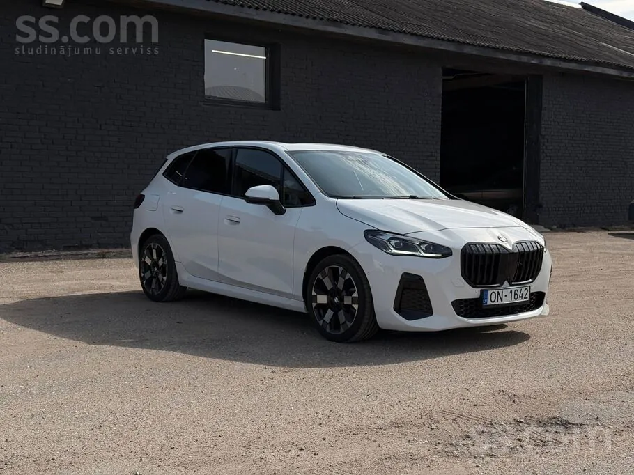 BMW 218D Active Tourer 2022 photo 2