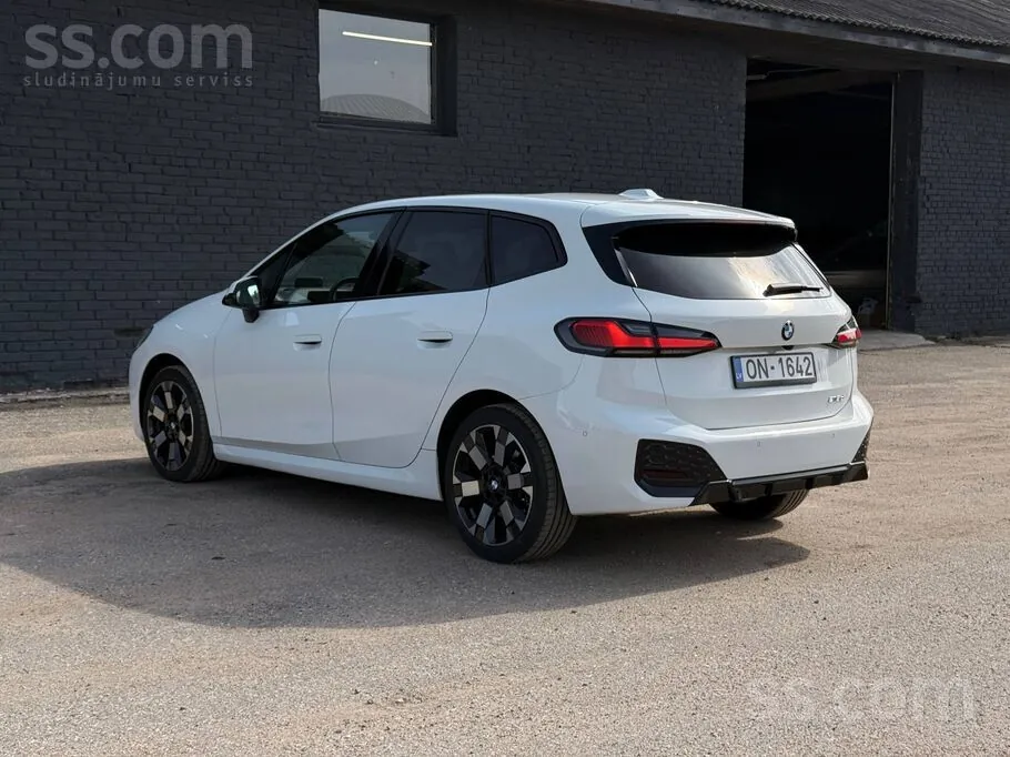 BMW 218D Active Tourer 2022 photo 3