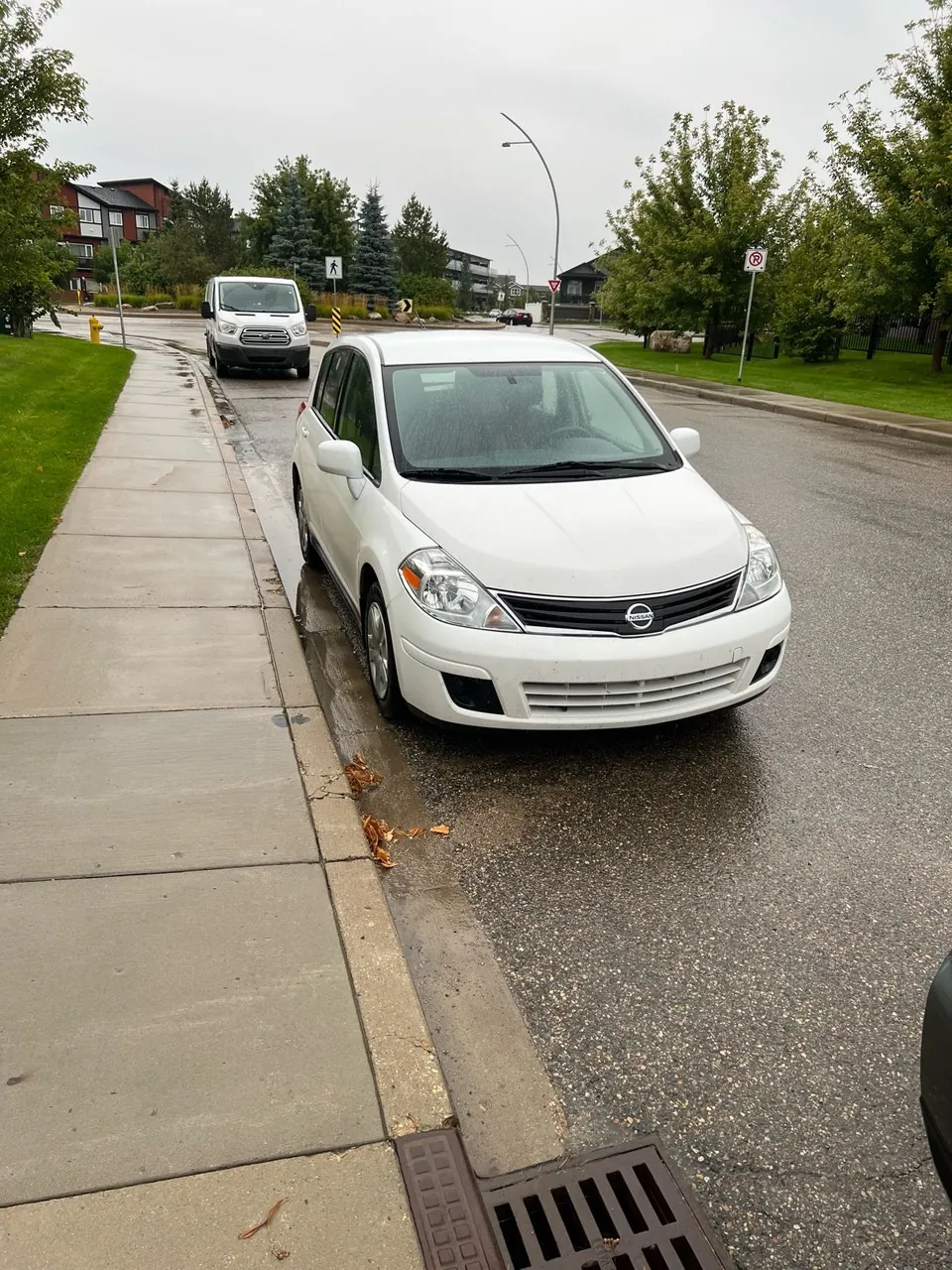 Nissan Versa 2012 photo 2