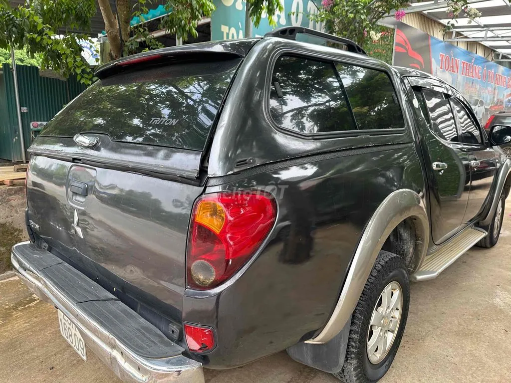 Mitsubishi Triton 2011 photo 2