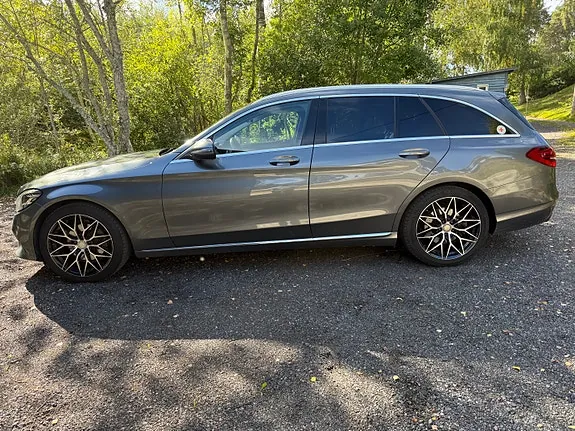 Mercedes-Benz C200 2019 photo 2