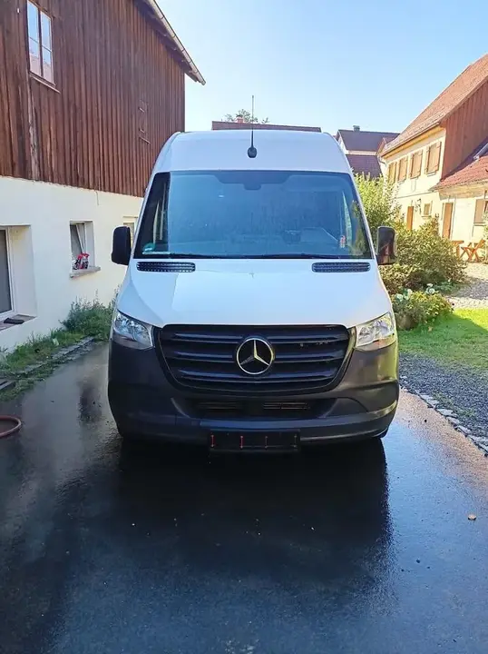 Mercedes-Benz Sprinter 211