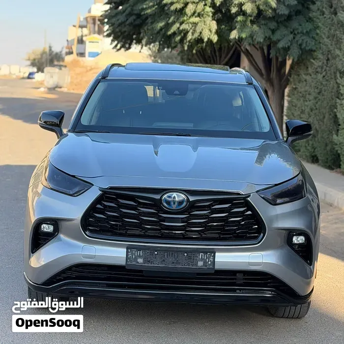 Toyota Highlander 2022 photo 2