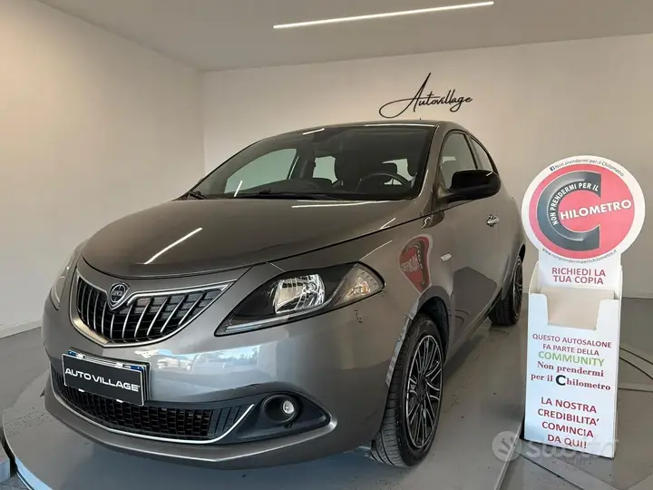 Lancia Ypsilon