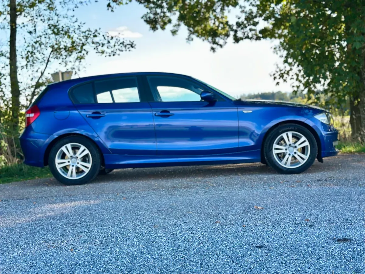 BMW 1 Series 2009 photo 3