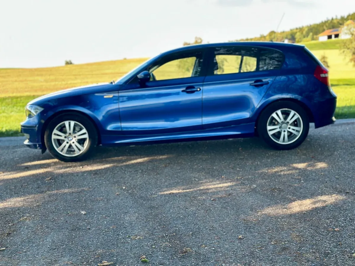 BMW 1 Series 2009 photo 2