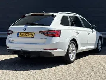 Skoda Superb 2017 photo 2