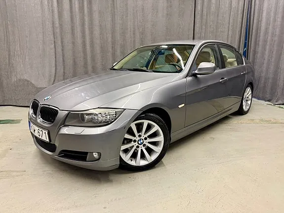 BMW 318D 2011 photo 2