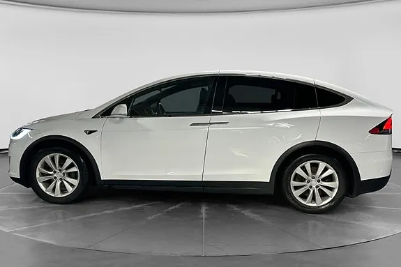 Tesla Model X 2017 photo 2