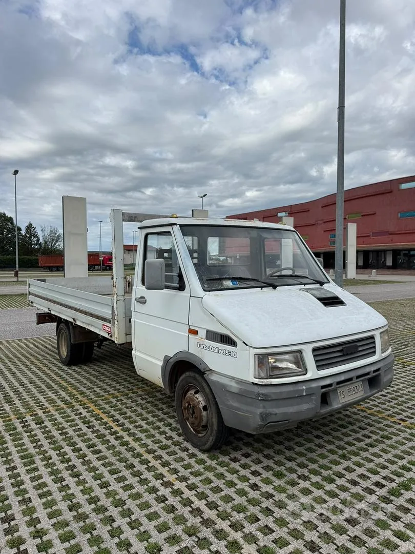 Iveco Daily 1990 photo 4