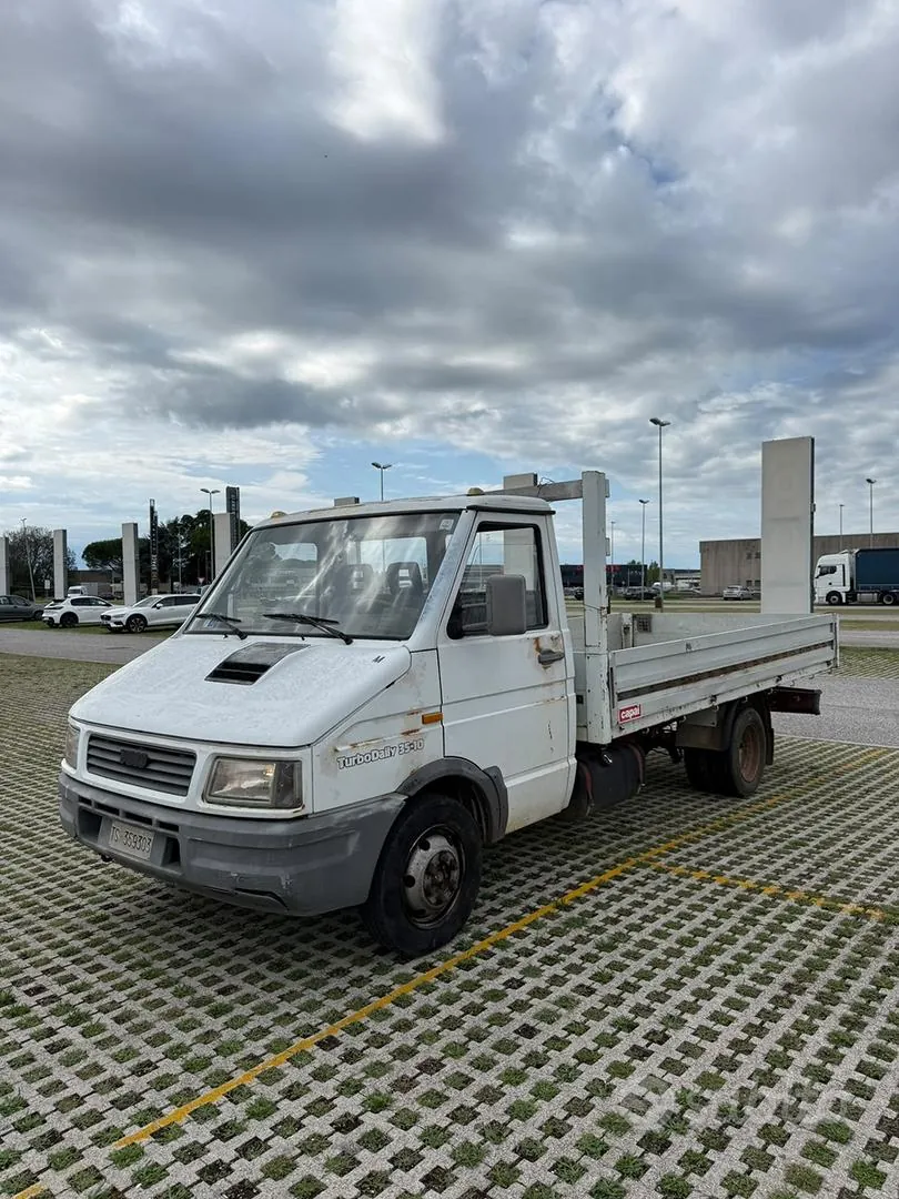 Iveco Daily 1990 photo 5