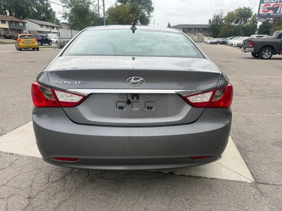 Hyundai Sonata 2011 photo 4