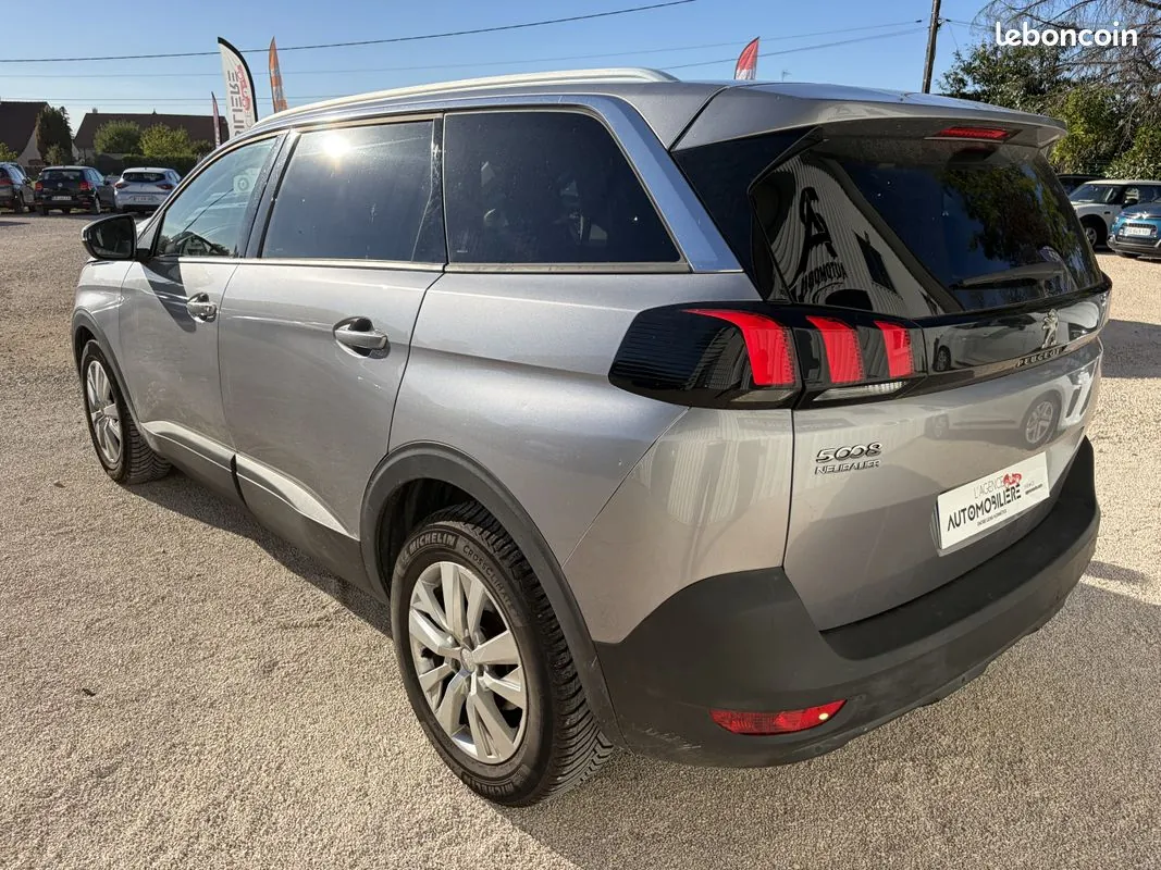 Peugeot 5008 2017 photo 5