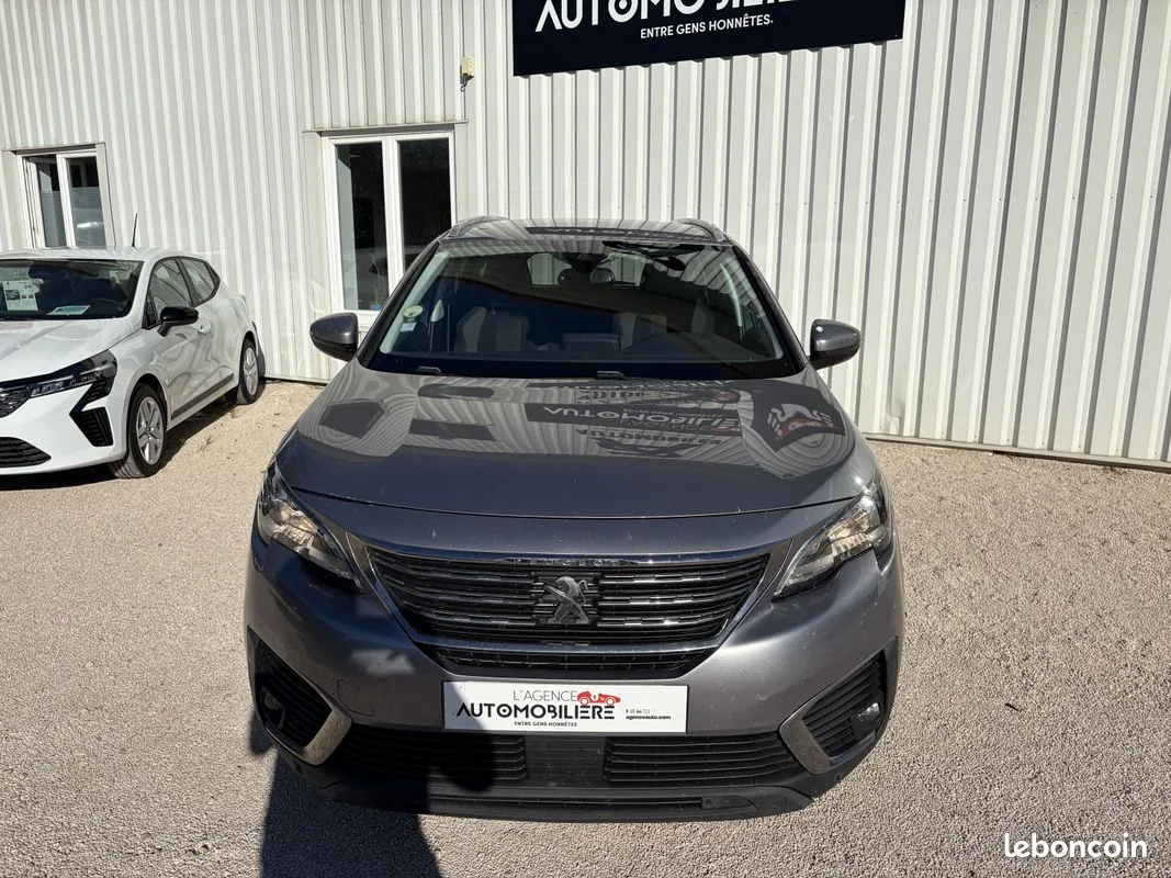 Peugeot 5008 2017 photo 2