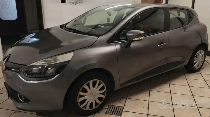 Renault Clio 2014 photo 2