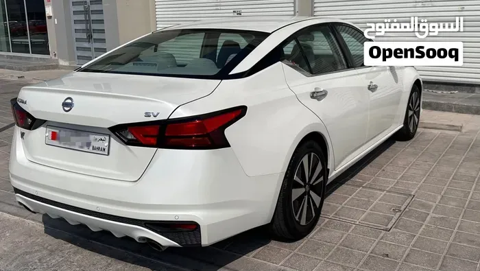 Nissan Altima 2019 photo 2