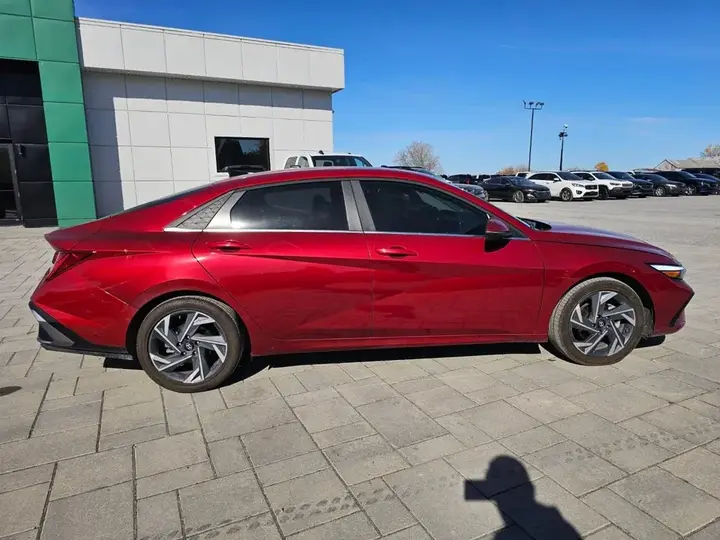 Hyundai Elantra 2026 photo 4