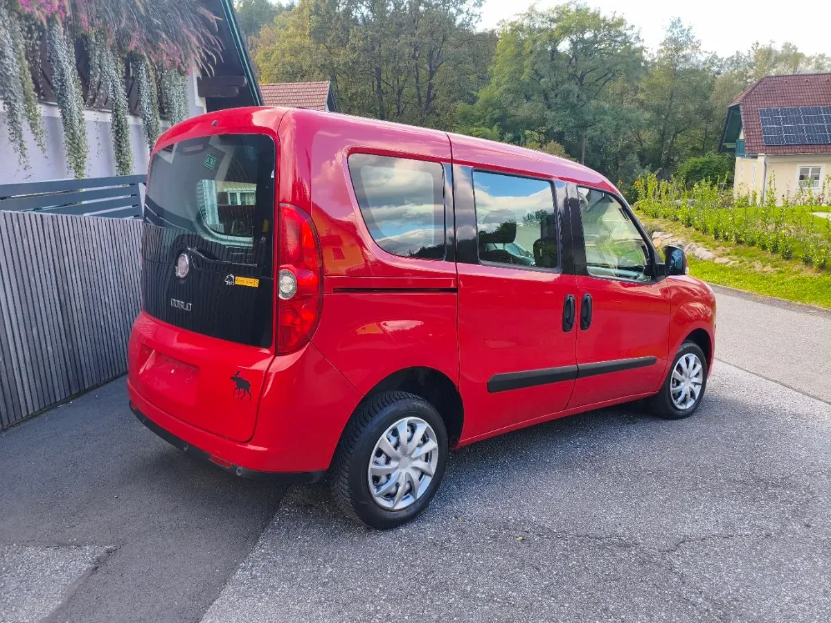 Fiat Doblò 2012 photo 2