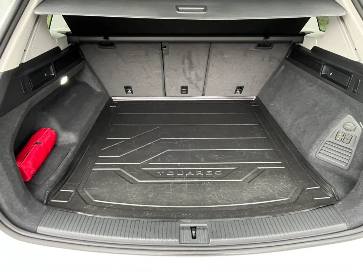 Volkswagen Touareg 2024 photo 3