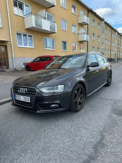Audi A4 2013 photo 2