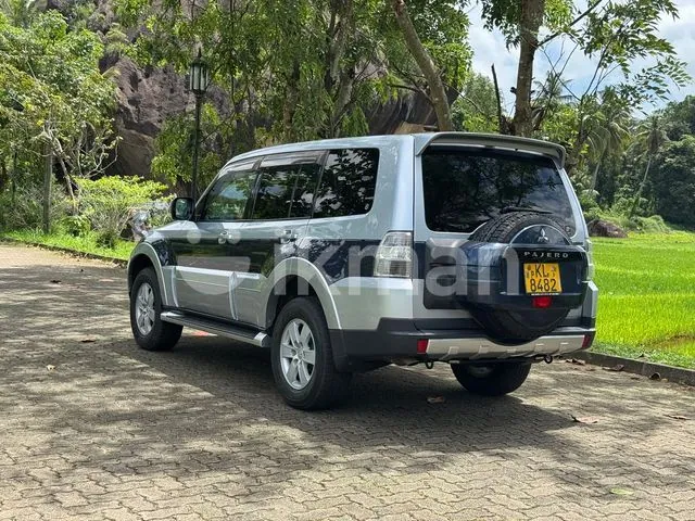 Mitsubishi Montero 2008 photo 2