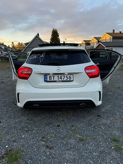 Mercedes-Benz A180 2014 photo 4