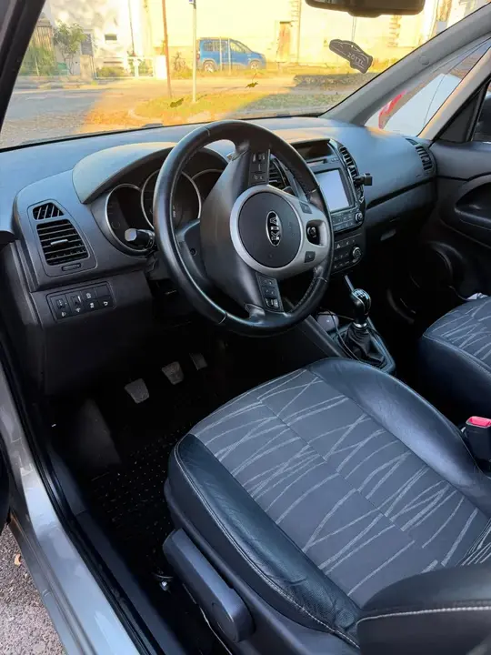 Kia Venga 2015 photo 3
