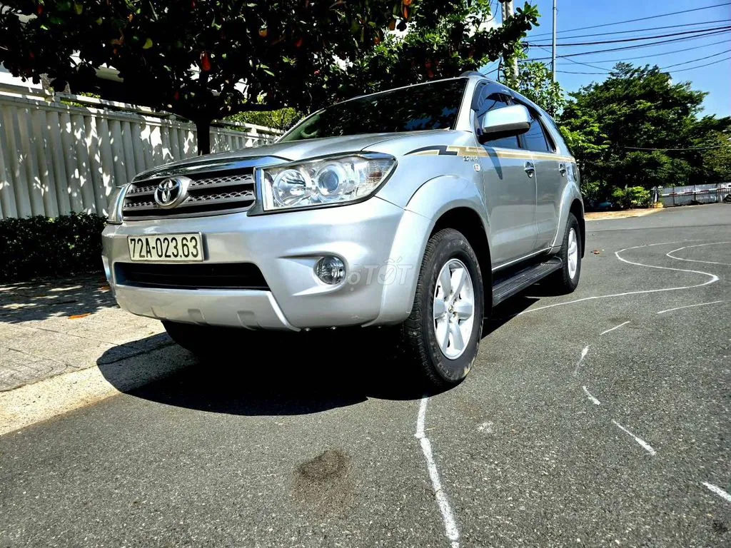 Toyota Fortuner 2013 photo 2