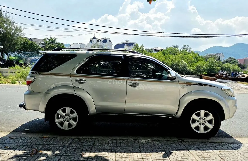 Toyota Fortuner 2013 photo 4