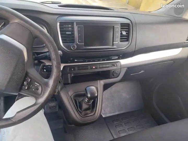 Peugeot Traveller 2018 photo 5