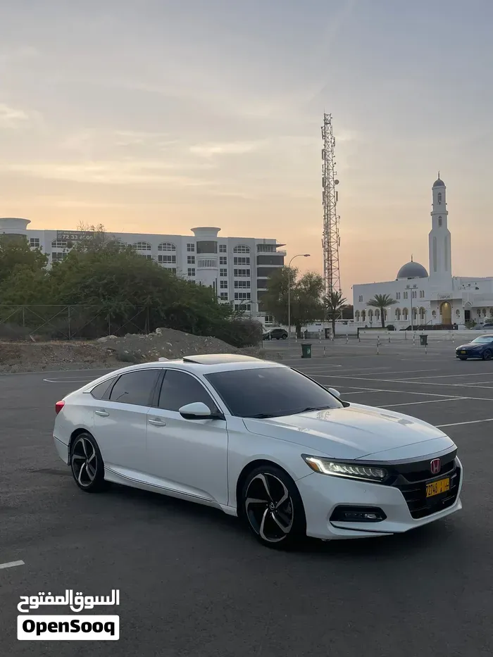 Honda Accord 2018 photo 2