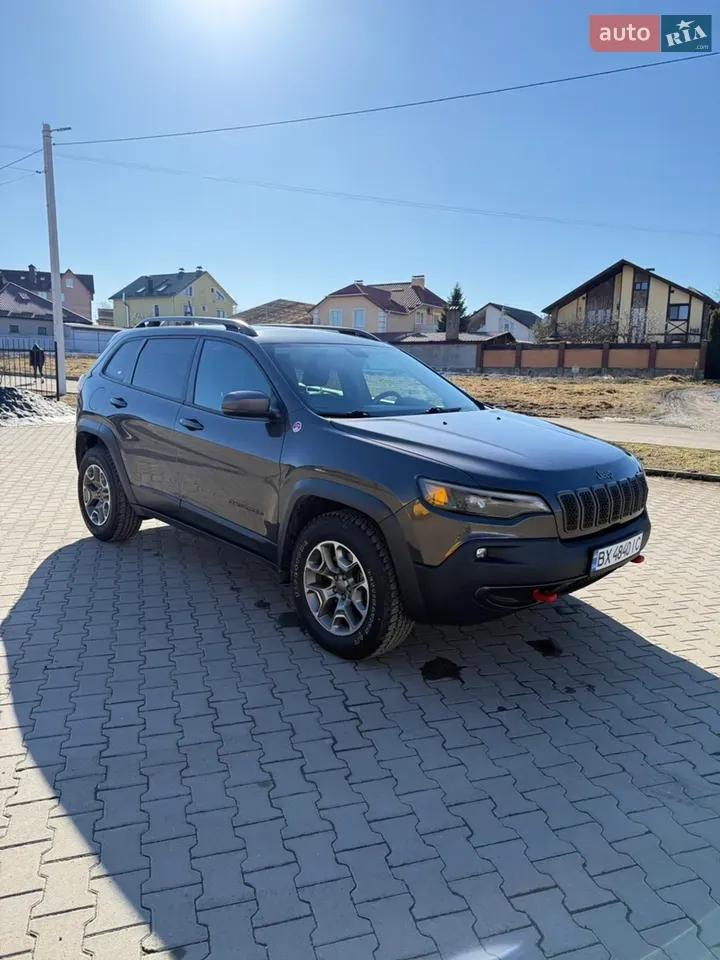 Jeep Cherokee 2019 photo 2