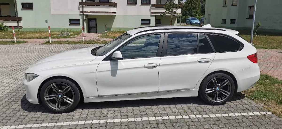 BMW 3 Series 2013 photo 2
