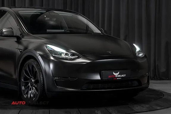 Tesla Model Y 2023 photo 2