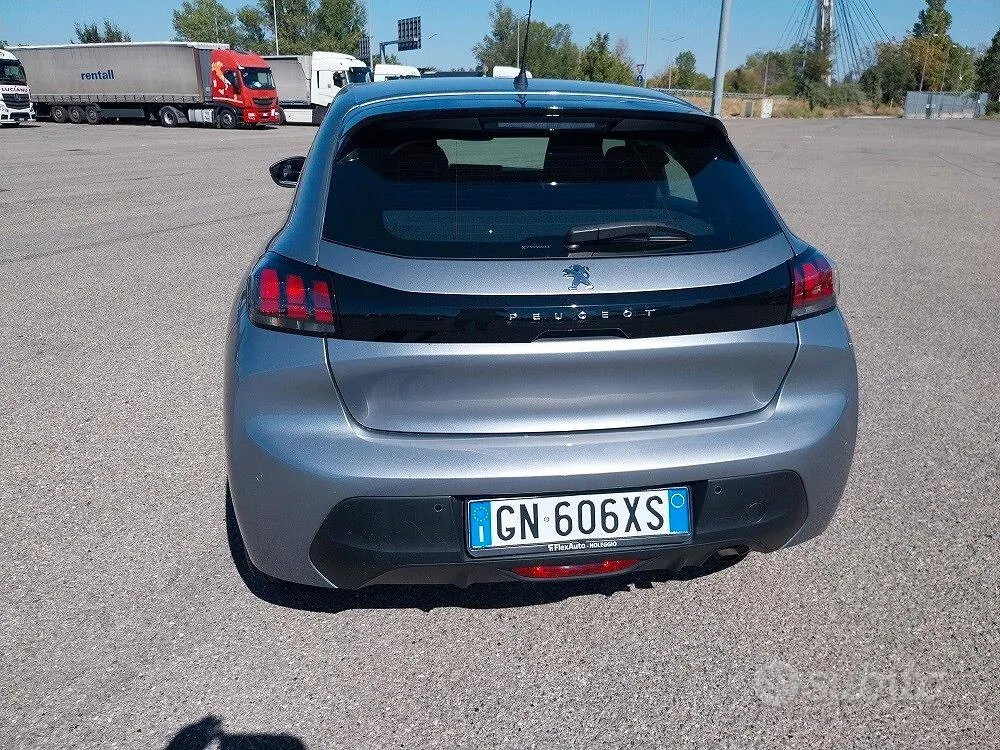 Peugeot 208 2023 photo 5