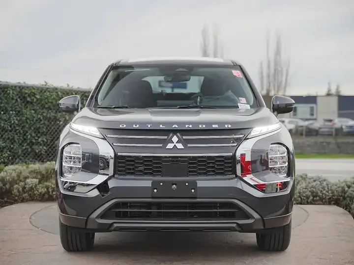Mitsubishi Outlander 2026 photo 3
