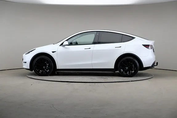 Tesla Model Y 2023 photo 4