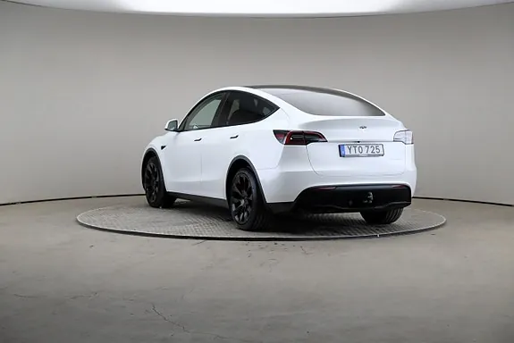 Tesla Model Y 2023 photo 2