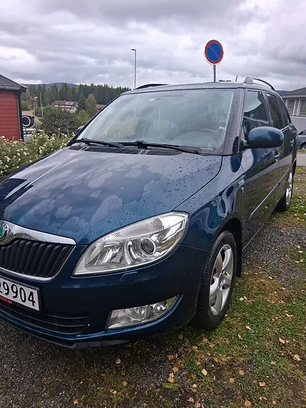 Skoda Fabia 2012 photo 2