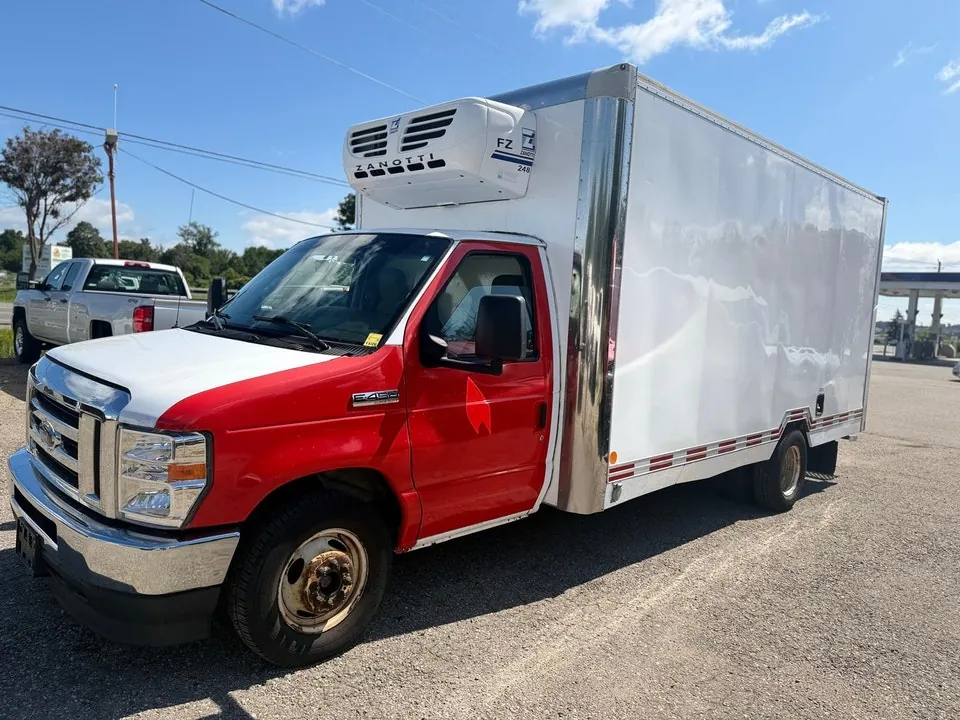 Ford E-450 2021 photo 4