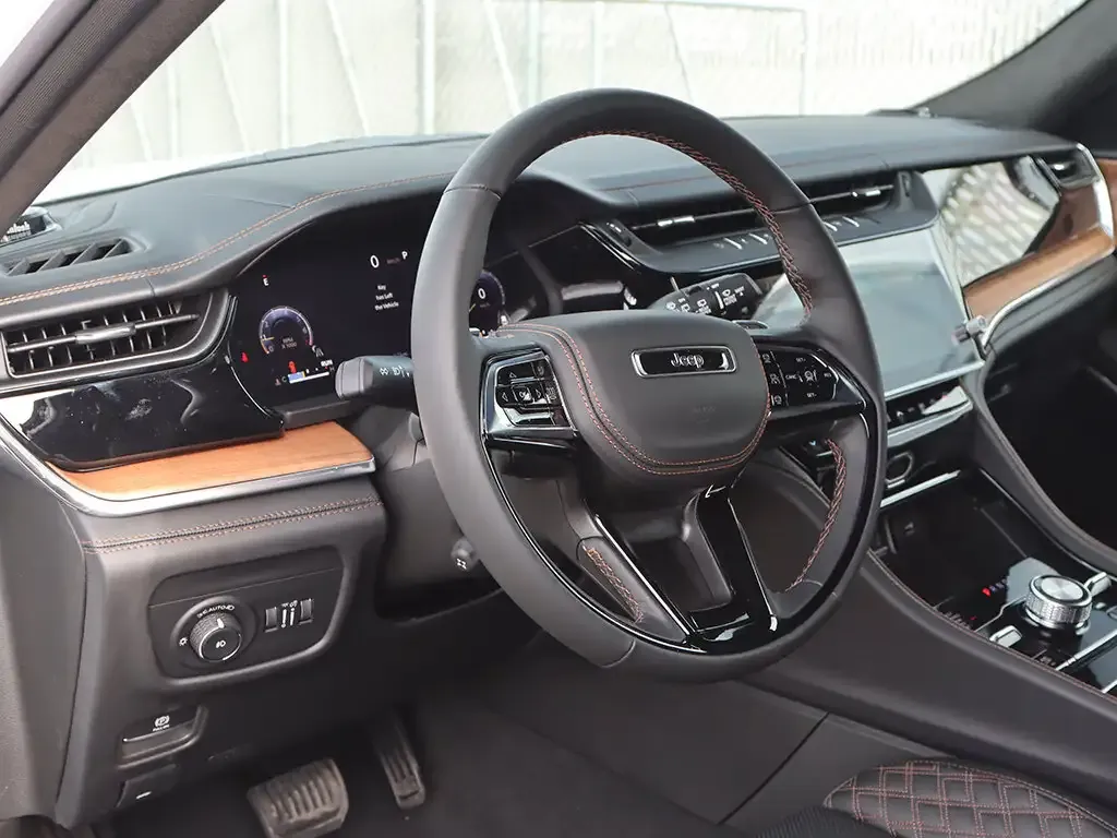 Jeep Grand Cherokee 2026 photo 5