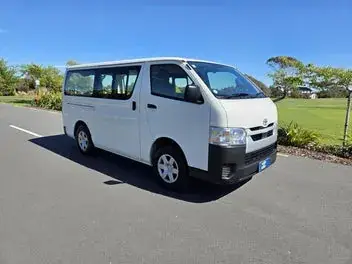 Toyota Hiace 2021 photo 2