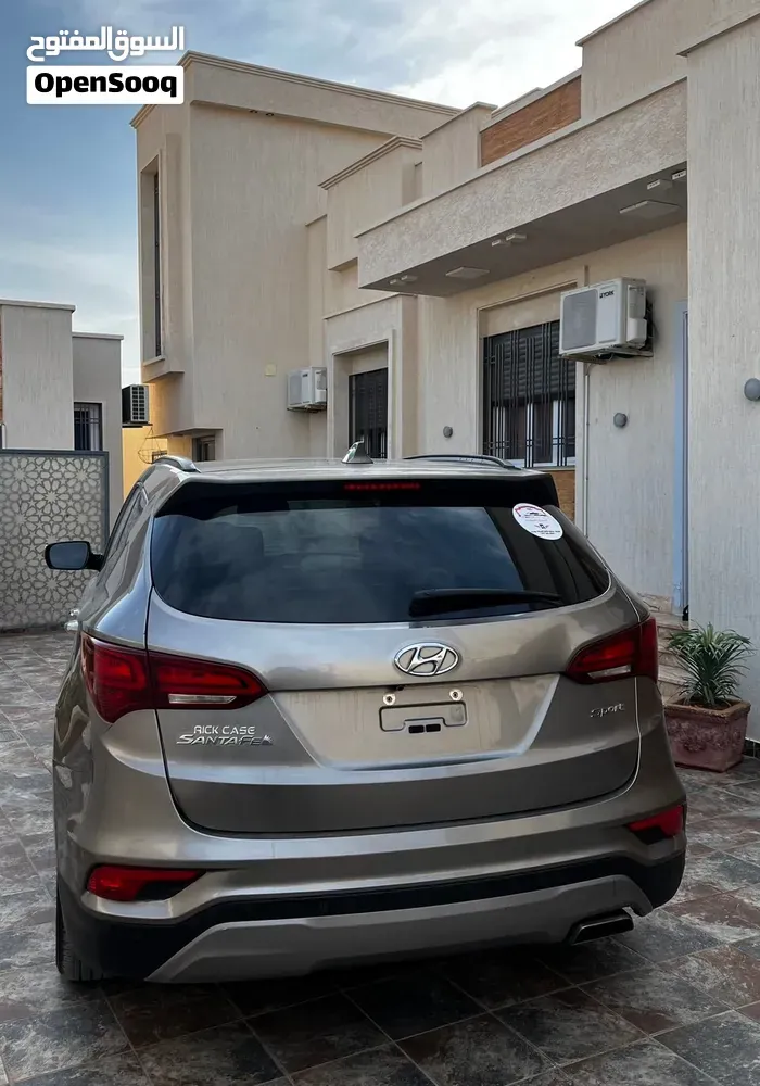Hyundai Santa Fe 2018 photo 2